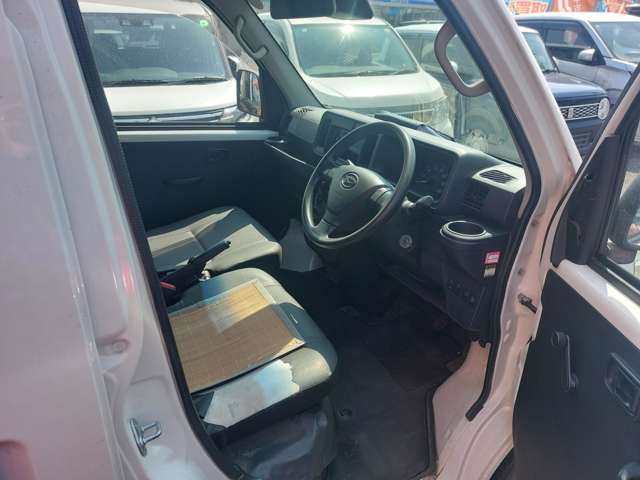 Daihatsu Hijet Cargo 5