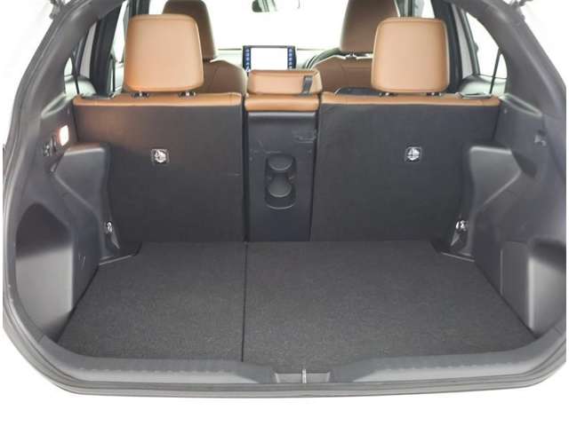 Toyota Yaris Cross 12