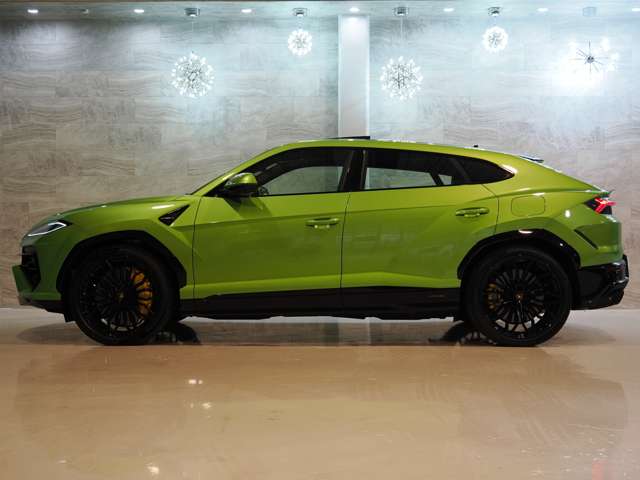 Lamborghini ウルス 8
