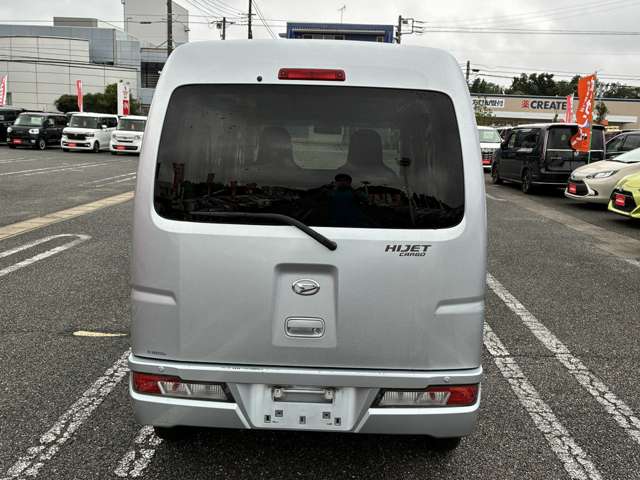 Daihatsu Hijet Cargo 11