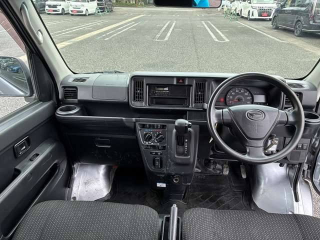 Daihatsu Hijet Cargo 4