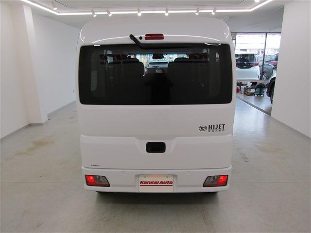 Daihatsu Hijet Cargo 6
