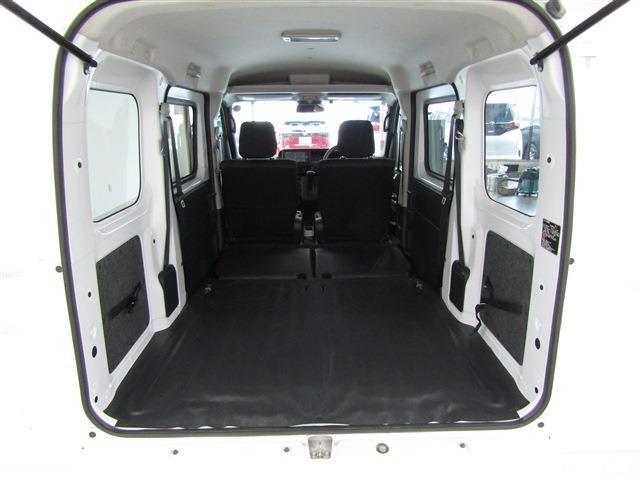 Daihatsu Hijet Cargo 10