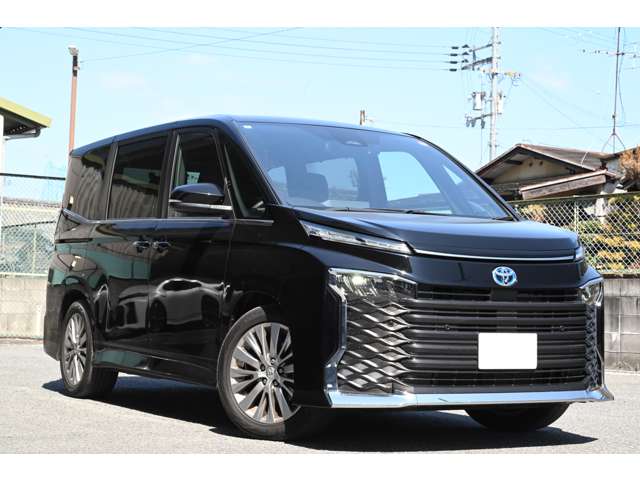 Toyota Voxy 2
