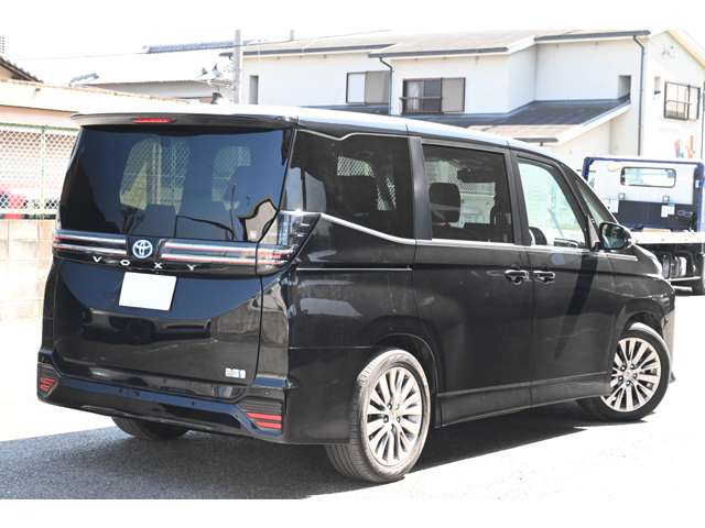 Toyota Voxy 7