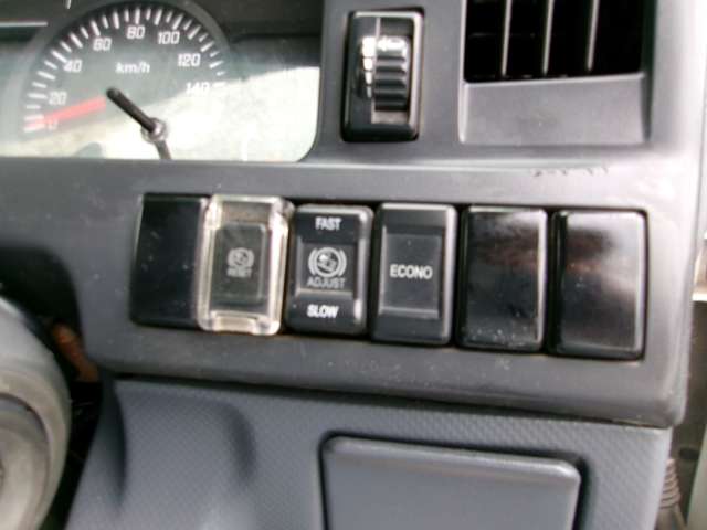 Isuzu Elf 11