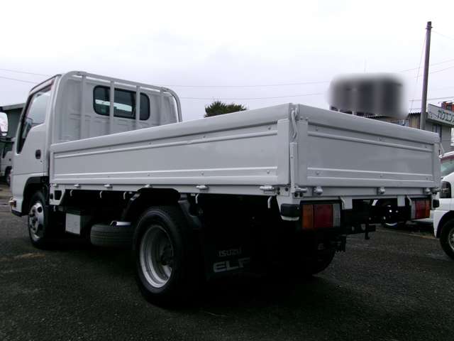 Isuzu Elf 3