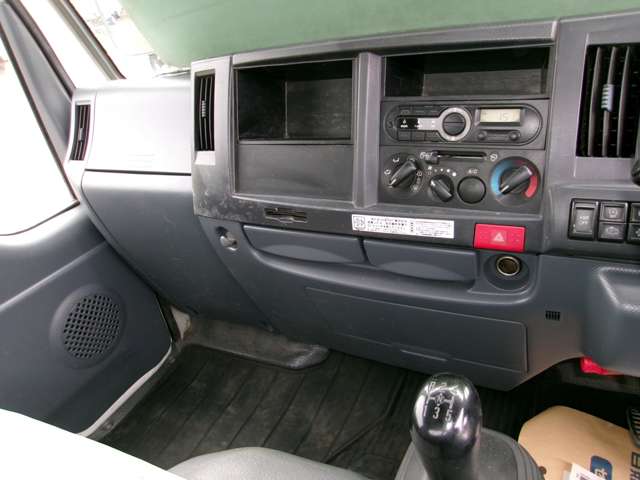 Isuzu Elf 8