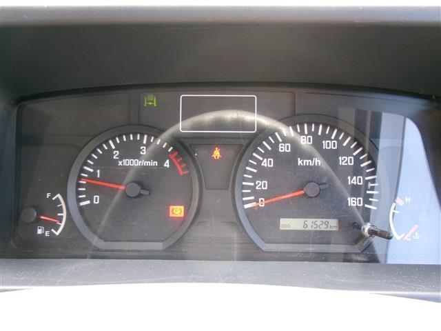 Isuzu Elf 7