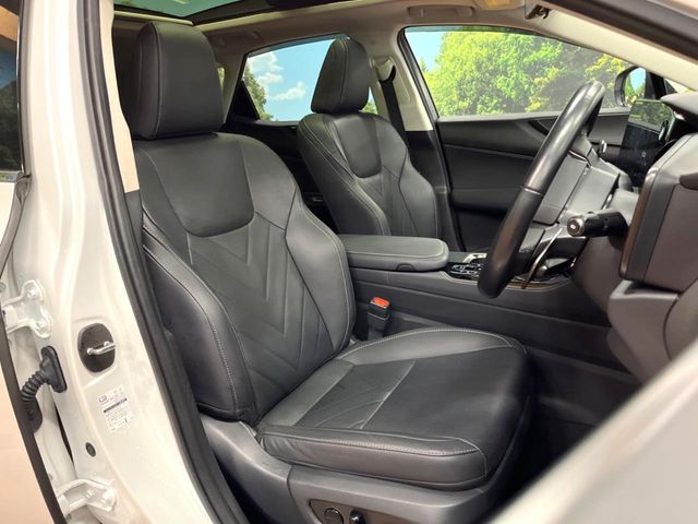 Lexus NX 8