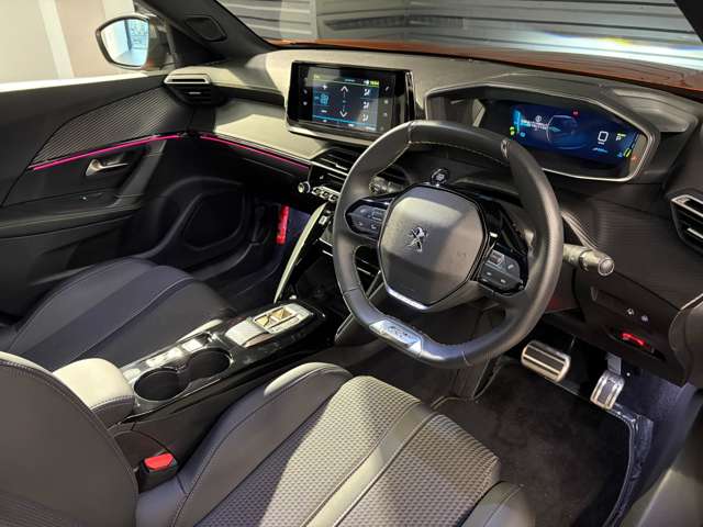 Peugeot SUV e-2008 3
