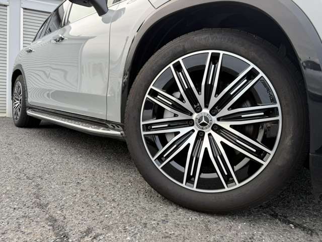Mercedes-Benz EQS SUV 12