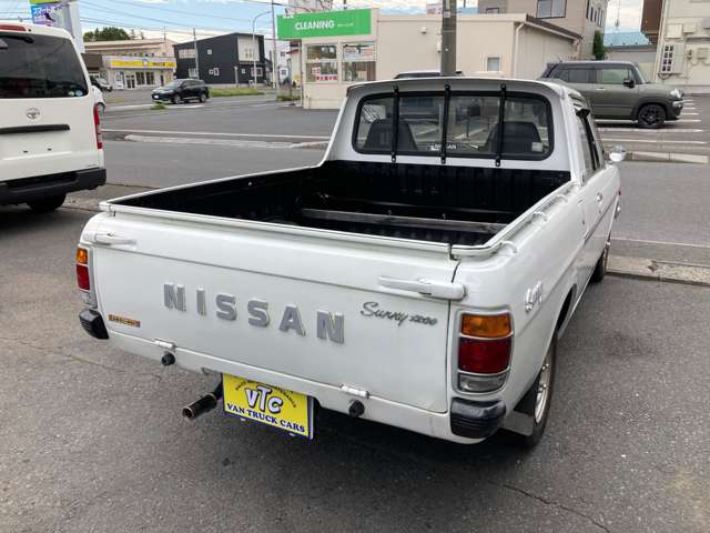 Nissan Sunny Truck 11
