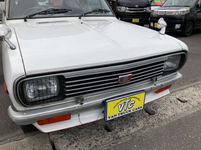 Nissan Sunny Truck 4
