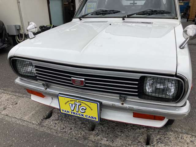 Nissan Sunny Truck 5