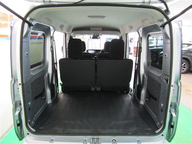 Daihatsu Hijet Cargo 9