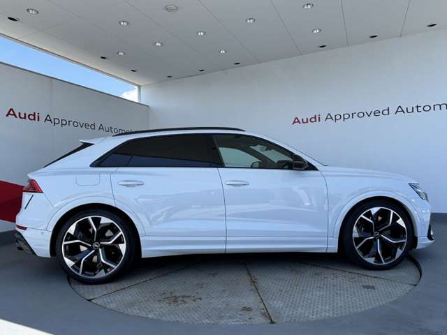 Audi RS Q8 5
