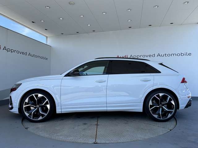 Audi RS Q8 6