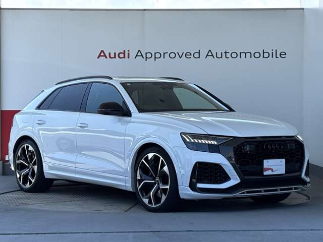Audi RS Q8 9