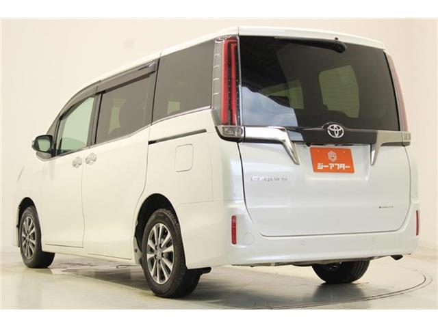 Toyota Esquire 11