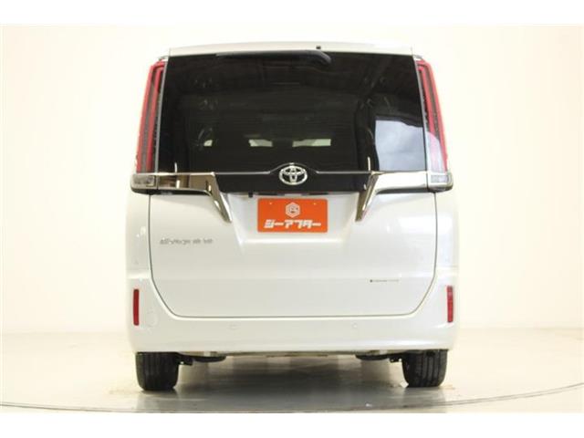 Toyota Esquire 12