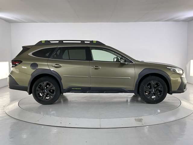 Subaru Legacy Outback 11