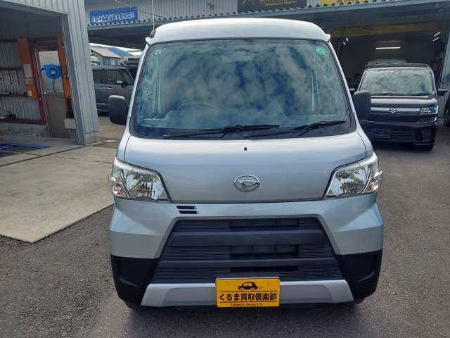 Daihatsu Hijet Cargo 2