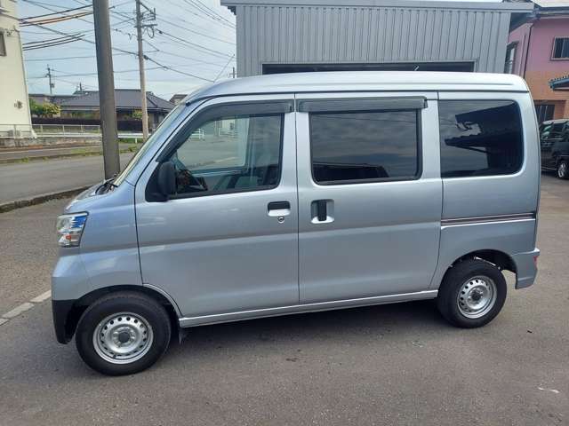Daihatsu Hijet Cargo 4