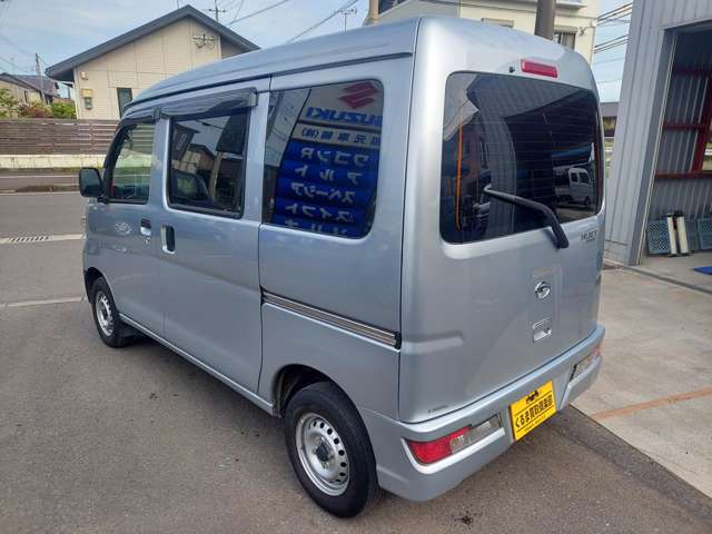 Daihatsu Hijet Cargo 5
