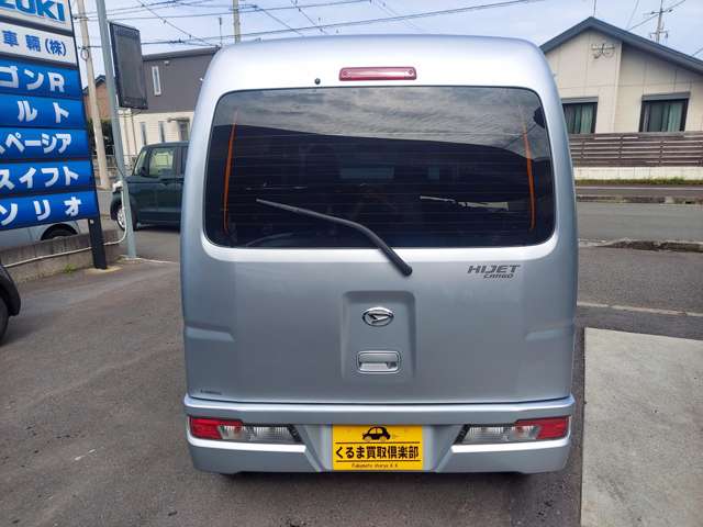 Daihatsu Hijet Cargo 6