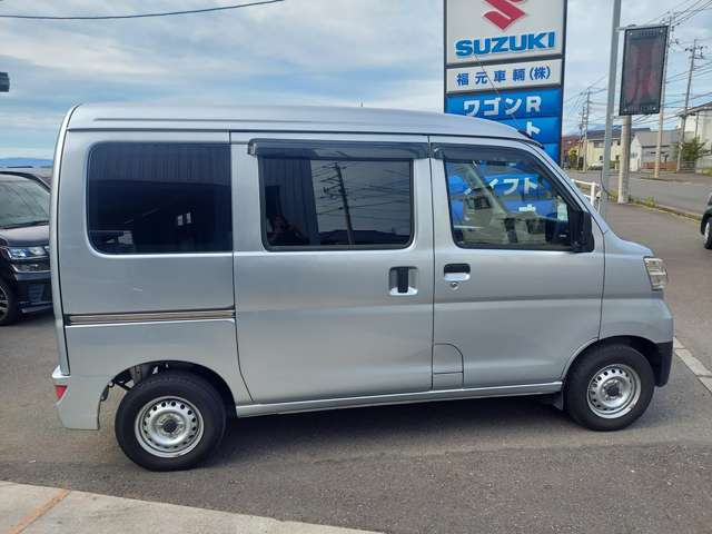 Daihatsu Hijet Cargo 8