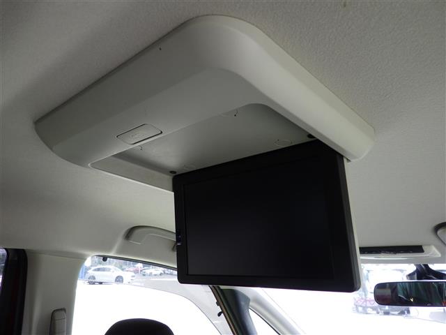 Nissan Serena 4