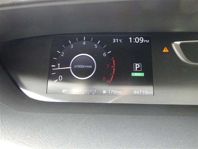 Nissan Serena 9