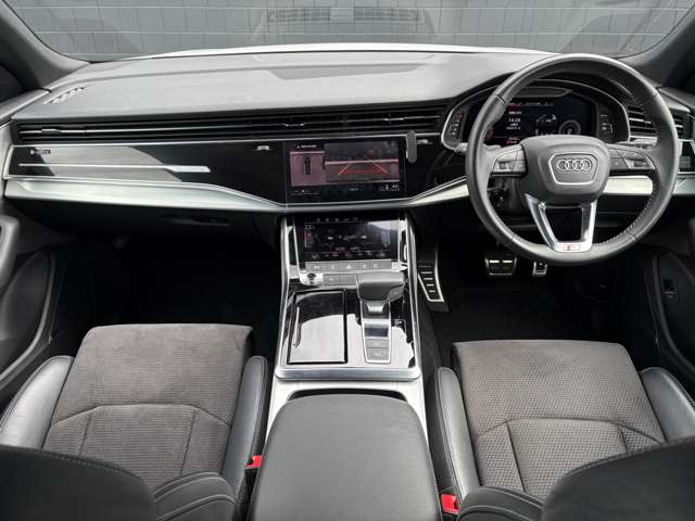 Audi Q8 5