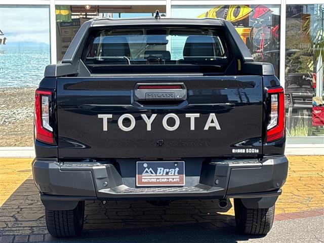 Toyota Hilux 9