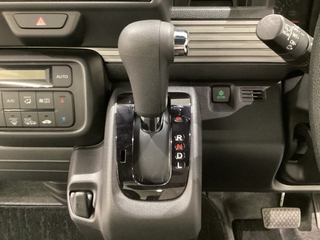 Honda N-VAN 10