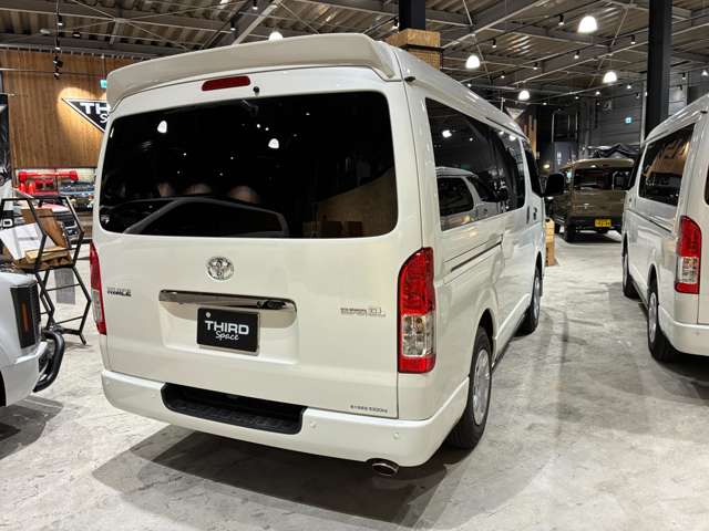 Toyota Hiace Van 2