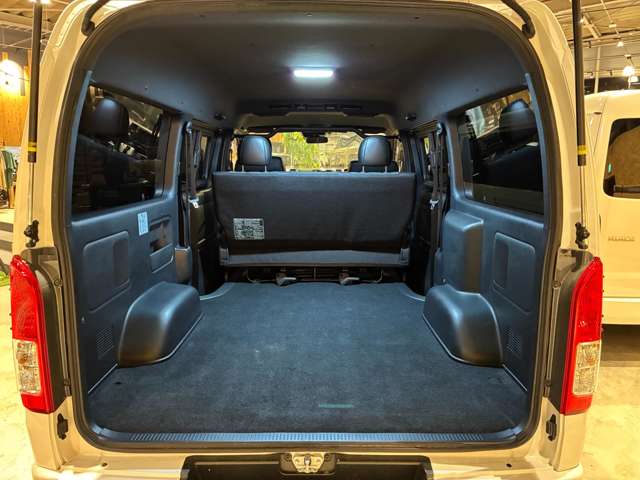 Toyota Hiace Van 3