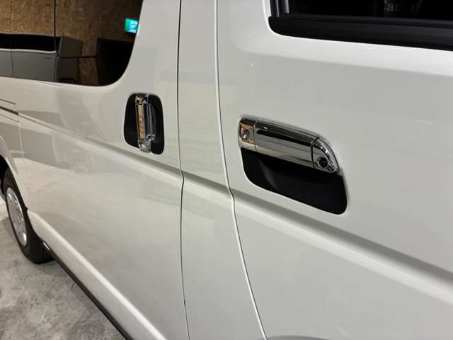 Toyota Hiace Van 5