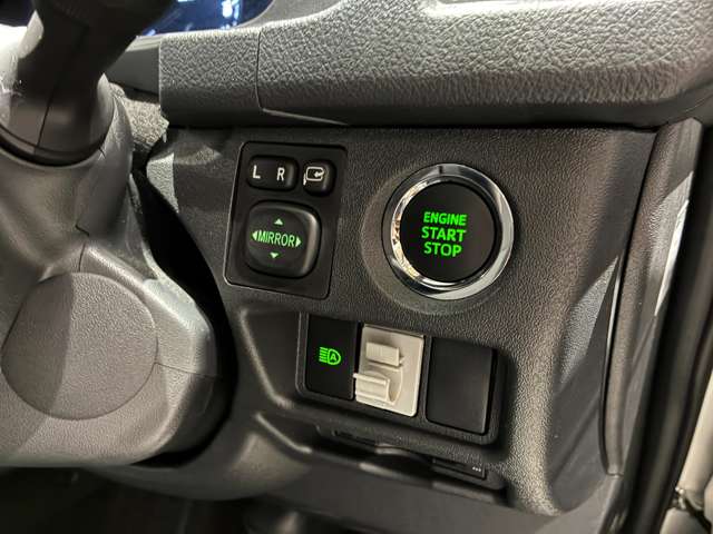 Toyota Hiace Van 6