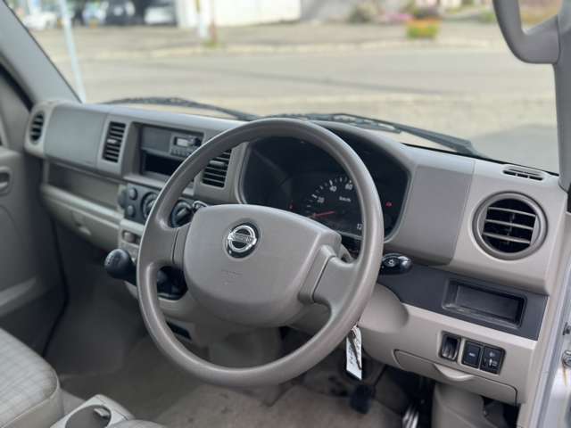 Nissan NV100 Clipper 11