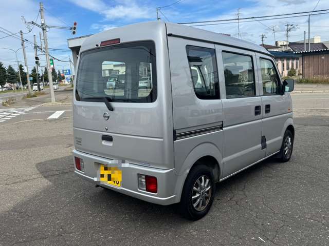Nissan NV100 Clipper 6