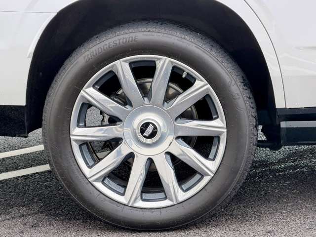 Cadillac エスカレード 5