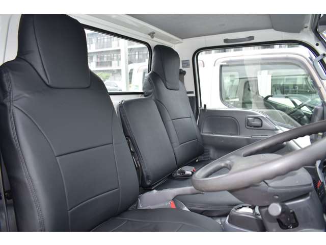Isuzu Elf 12
