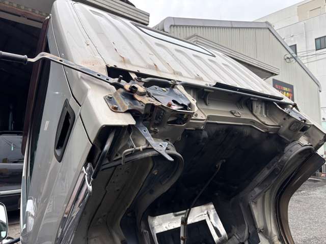 Mitsubishi Fuso Canter Guts 11
