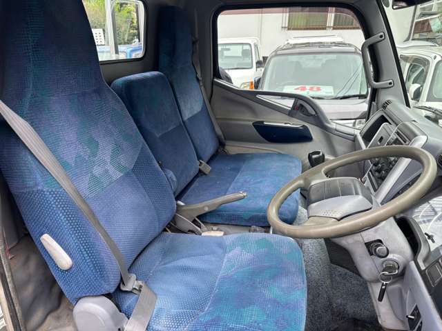 Mitsubishi Fuso Canter Guts 12