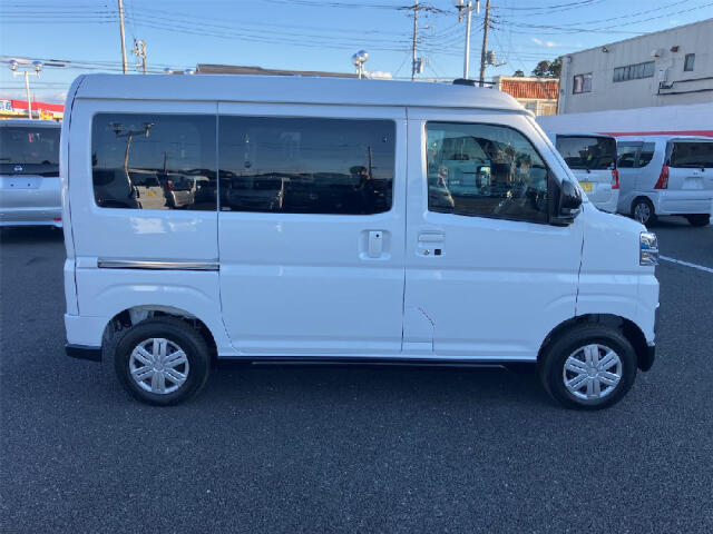 Daihatsu Atrai 7