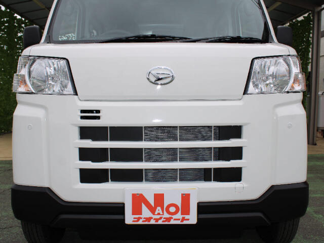 Daihatsu Hijet Cargo 11