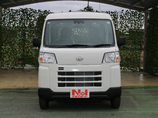 Daihatsu Hijet Cargo 2