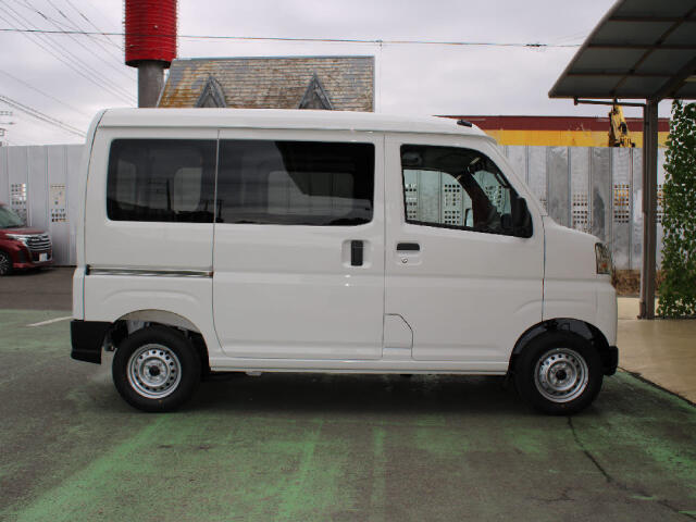 Daihatsu Hijet Cargo 4